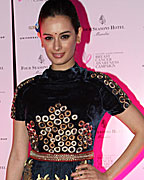 Evelyn Sharma